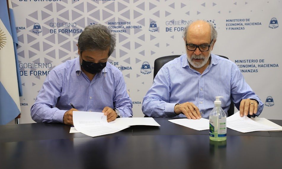 El Gobierno y Banco Formosa firmaron adenda para alentar el consumo local