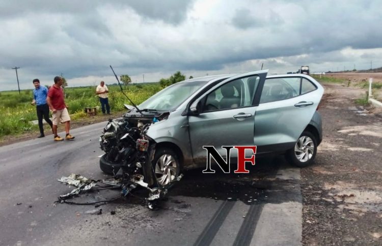 Ruta 11: conductora de un Fiat Argo «mordió la banquina» y chocó con un camión