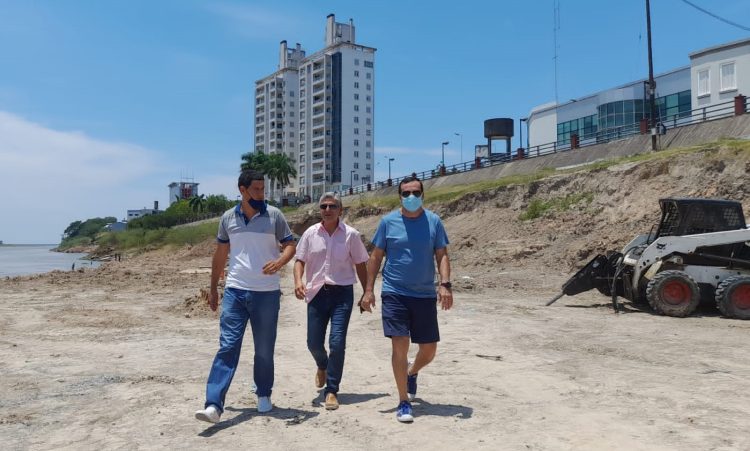 Zárate y Herrera aseguran que se desmorona la base de la barrera que sostiene a la costanera
