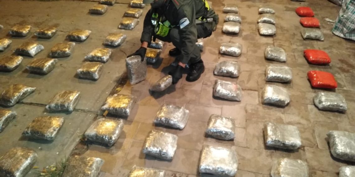 Gendarmes incautan más de 167 kilos de marihuana en un control vial sobre ruta 81