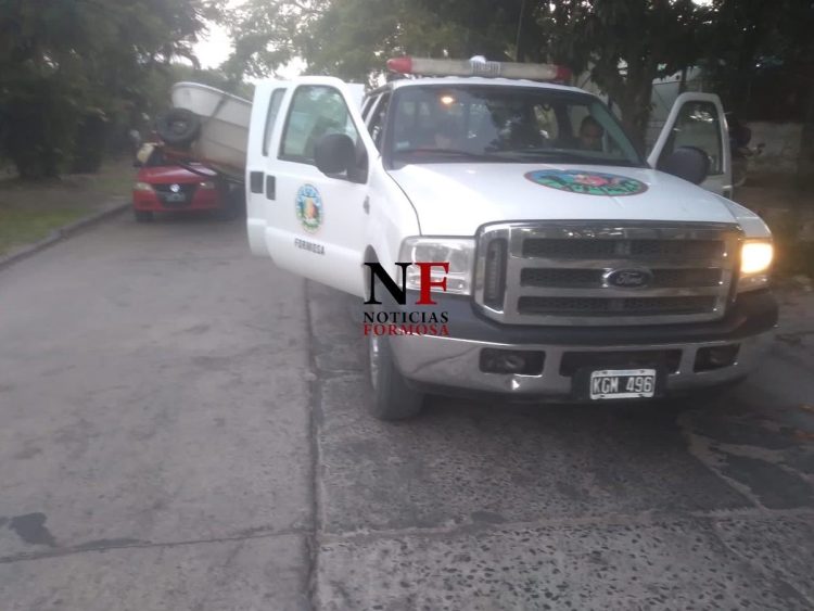 Una lancha chocó a un auto