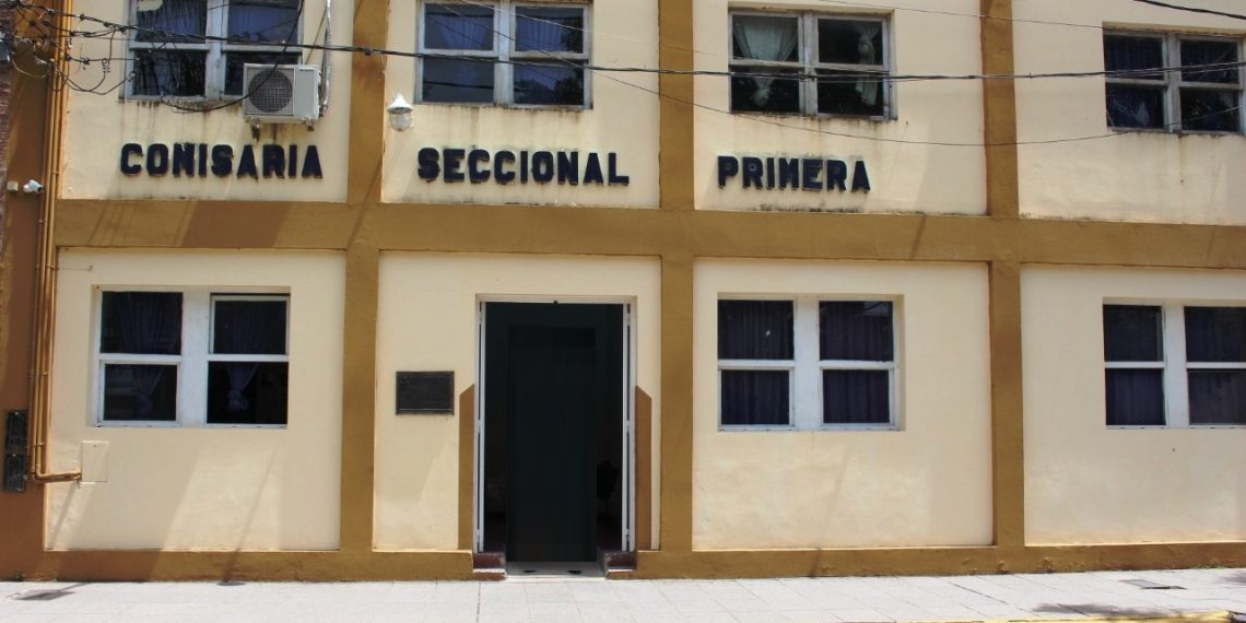 Dejó estacionada su camioneta 4×4 con las llaves puestas y se la robaron