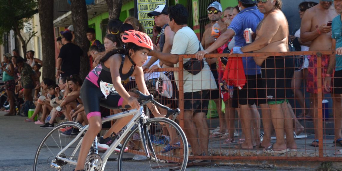Gran actuación de Natalú en Triatlón de La Paz