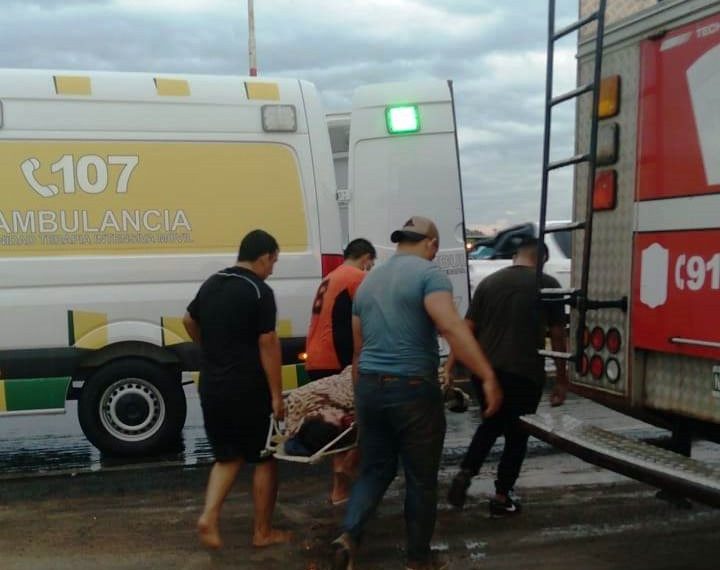 Se tiró a un espejo de agua para huir de la Policía, tuvo que ser rescatado y quedó detenido