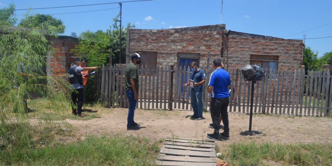 Tres amigos bebían juntos, pelearon y uno de ellos murió apuñalado
