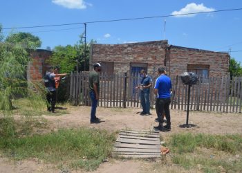 Tres amigos bebían juntos, pelearon y uno de ellos murió apuñalado