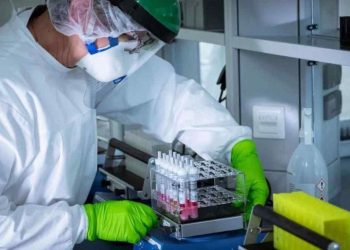 El Gobierno encontró 832 positivos en 30 localidades en un día, unos 34 enfermos por hora