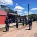 En moto, le arrebató el celular a una joven frente a un cajero céntrico