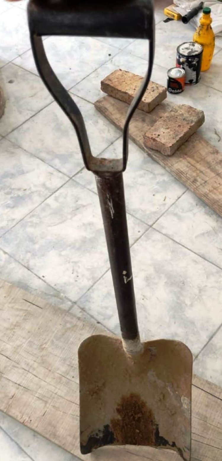 Robó palas y amoladoras y ahora lo buscan para meterlo preso