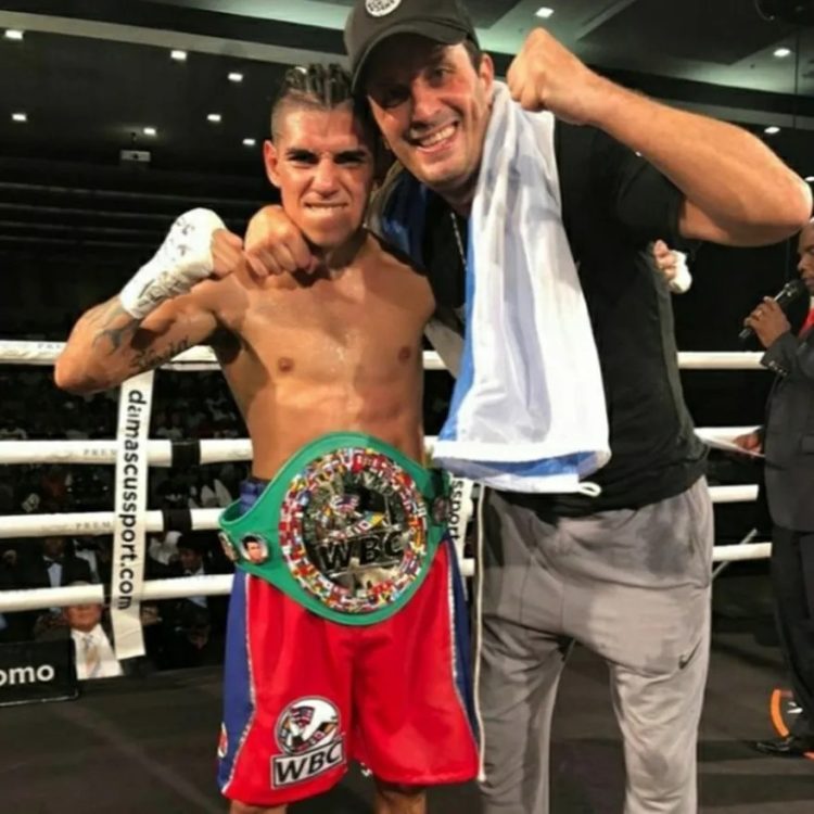 Campeón del mundo saludo a Formosa y prometió comprarle una casa a su mamá