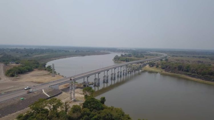 Paraguay conecta con pavimento a Pilar y Asunción