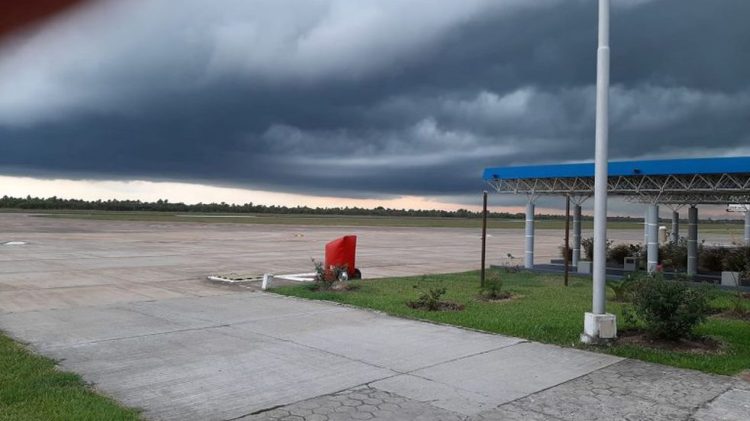 Bajó a menos de mil el total de casos diarios detectados: 803 positivos