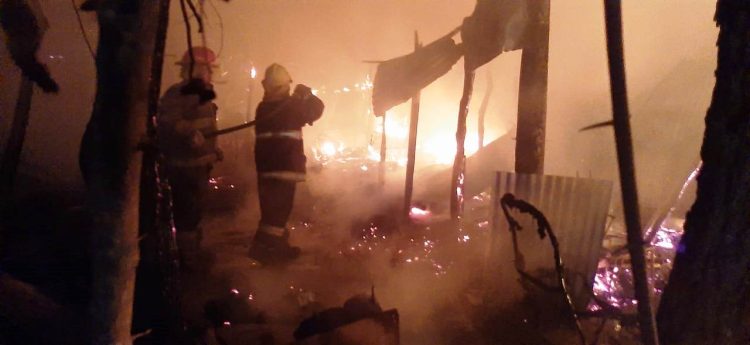 Perdieron todo tras incendio que consumió precarias casillas