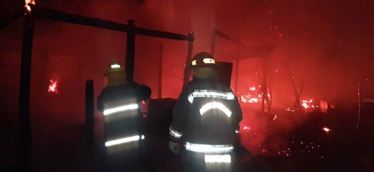 Perdieron todo tras incendio que consumió precarias casillas