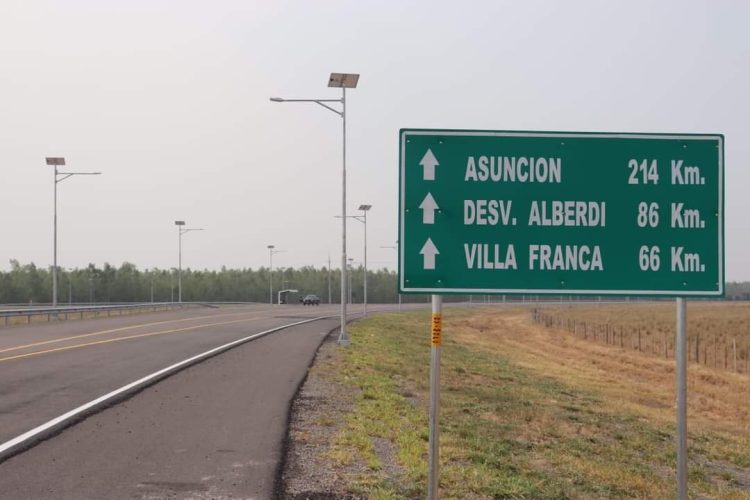 Paraguay conecta con pavimento a Pilar y Asunción