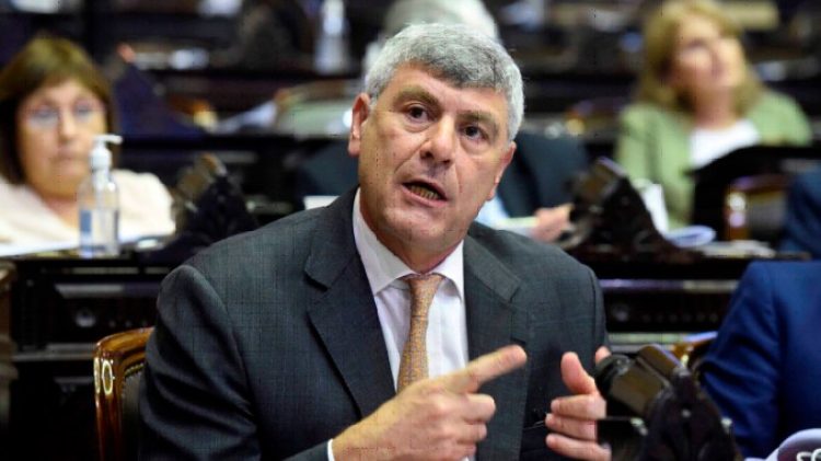 Buryaile: “Se debe promover la vacunación sin descuidar el derecho a la educación”