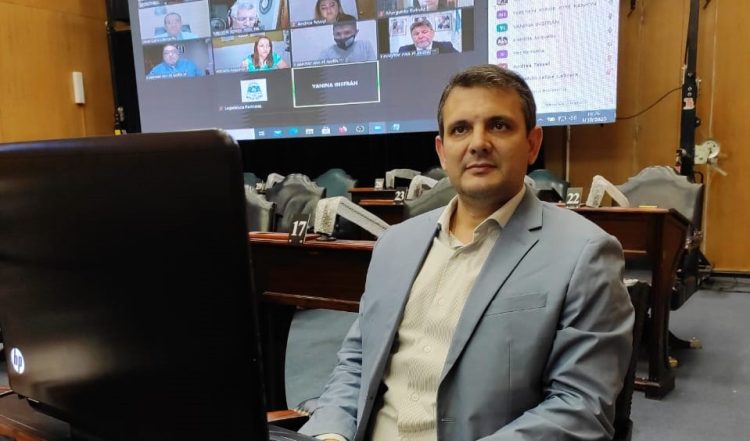 “Quique” Ramírez cruzó a Agustín Samaniego por servicios de luz y agua