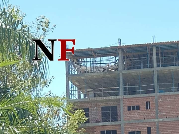 Se desmoronó la carga de una losa de edificio Corar en avenida Gutnisky