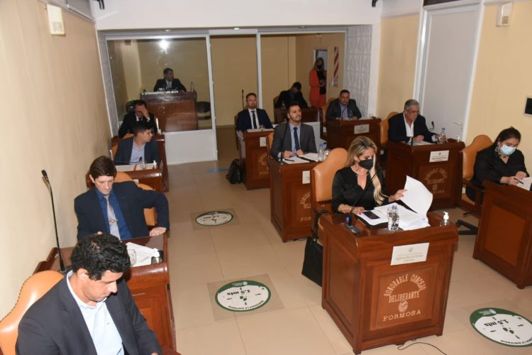 Piñeiro acusó a ediles del PJ de beneficiar a Crucero del Sur en desmedro de usuarios