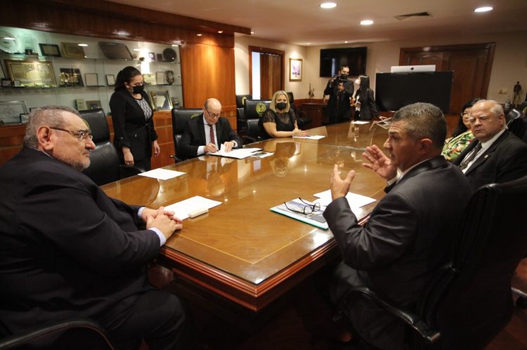 El ministro Alucín firmó convenio de cooperación con la Corte Suprema de Paraguay
