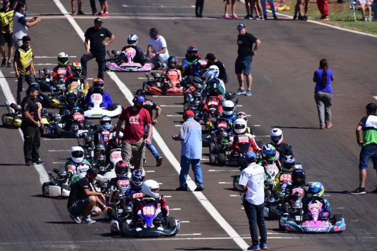 Elías Benseñor logró el podio en el campeonato misionero de karting