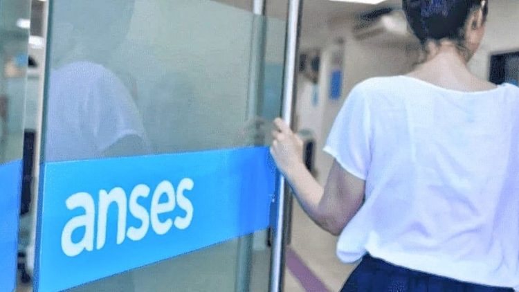 Pensión vitalicia para familiares de personas que fallecieron por coronavirus