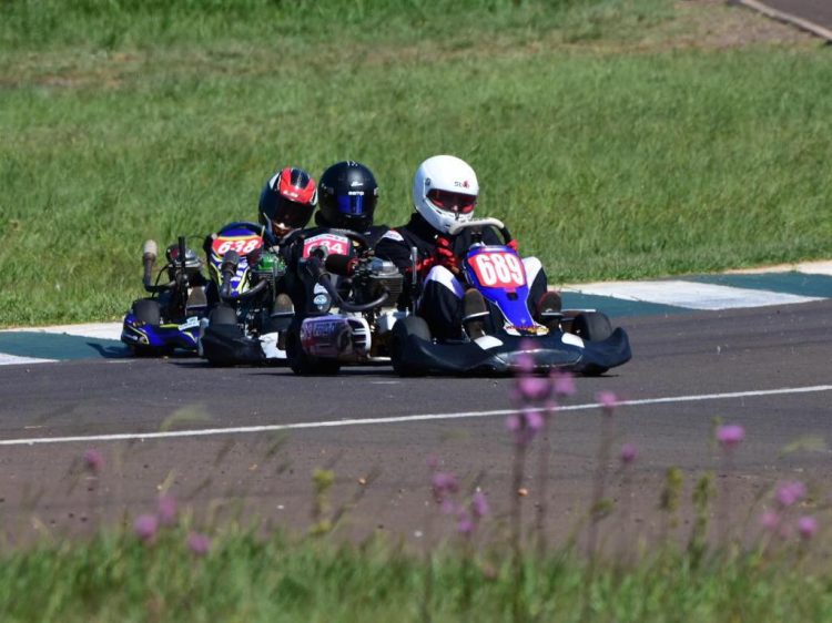 Elías Benseñor logró el podio en el campeonato misionero de karting