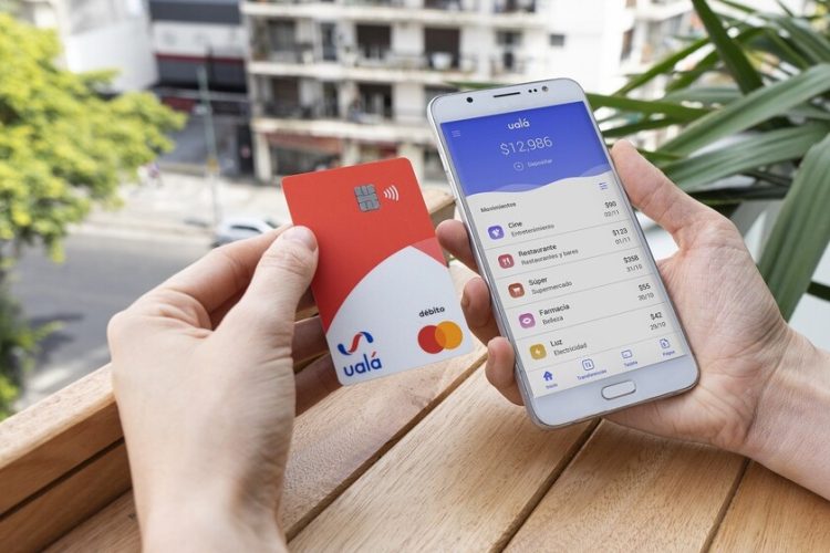 Cuentas, tarjetas y apps de pagos para adolescentes: cuáles ya usan desde los 13 años