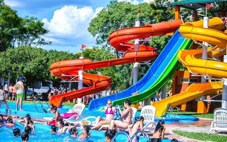 El Colorado anunció que también abonará una recomposición de 50% a municipales