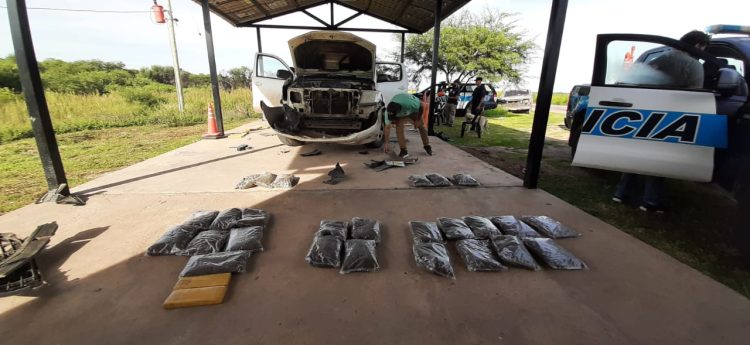 Policía Federal desarticuló banda narco que usaba móviles truchos de Vialidad Nacional