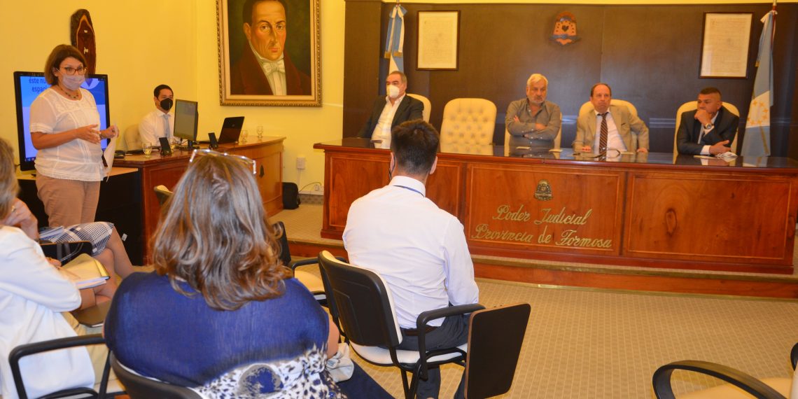 La Justicia informatizará trámites y se podrá acceder desde una PC o un celular