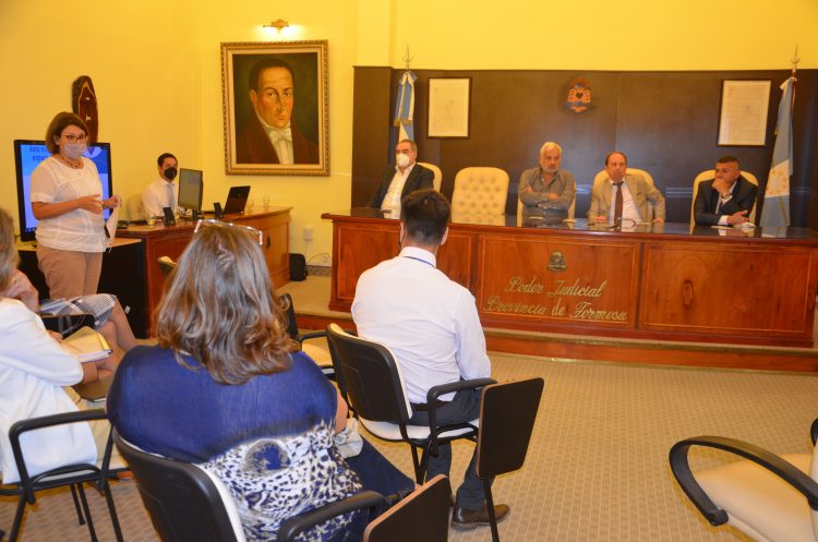 La Justicia informatizará trámites y se podrá acceder desde una PC o un celular