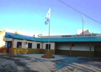 Robaron una mochila con plata y escaparon