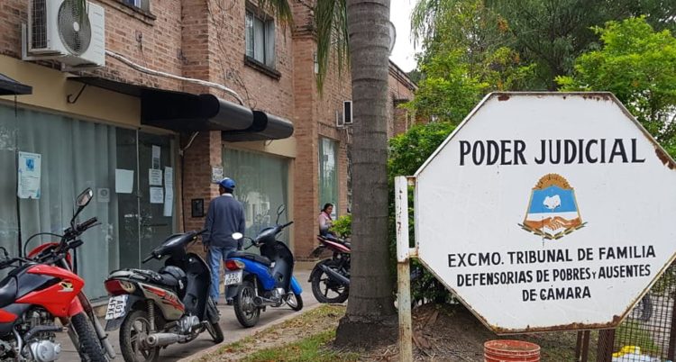 Inédito fallo judicial: menor tendrá los apellidos de dos padres, el biológico y el afectivo