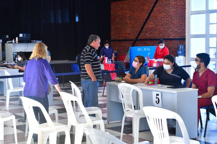 Comenzó la aplicación de la cuarta dosis de la vacuna contra el COVID-19