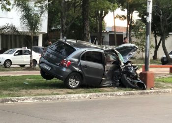 Fuerte choque entre auto y camioneta dejó siete personas hospitalizadas
