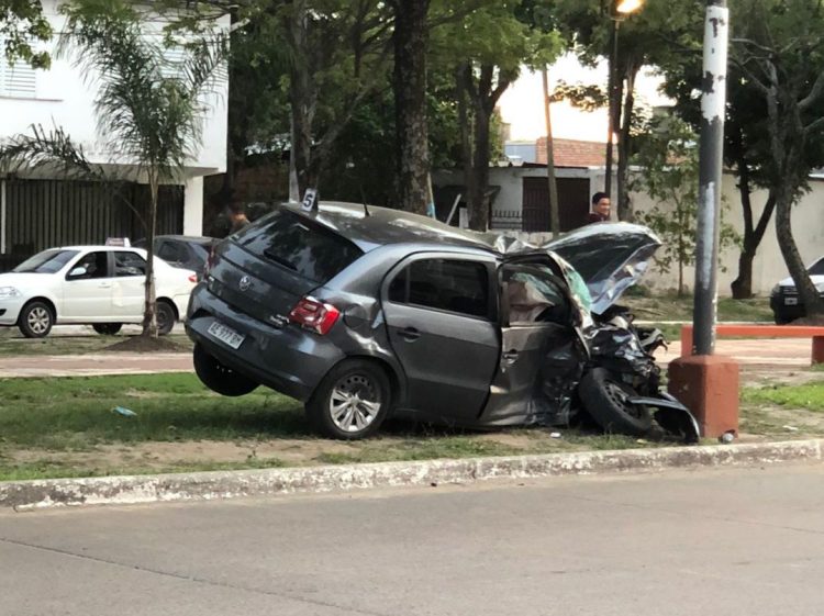 Fuerte choque entre auto y camioneta dejó siete personas hospitalizadas