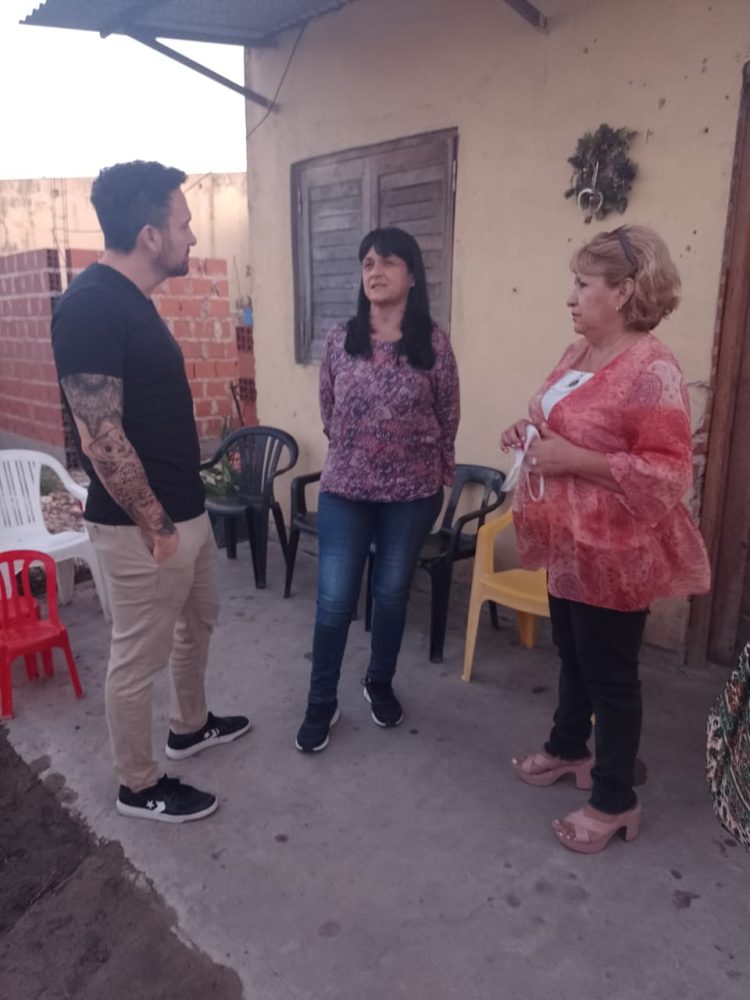 El concejal Marcelo Ocampo entregó donación a merenderos de la Iglesia Casa de Alfarero