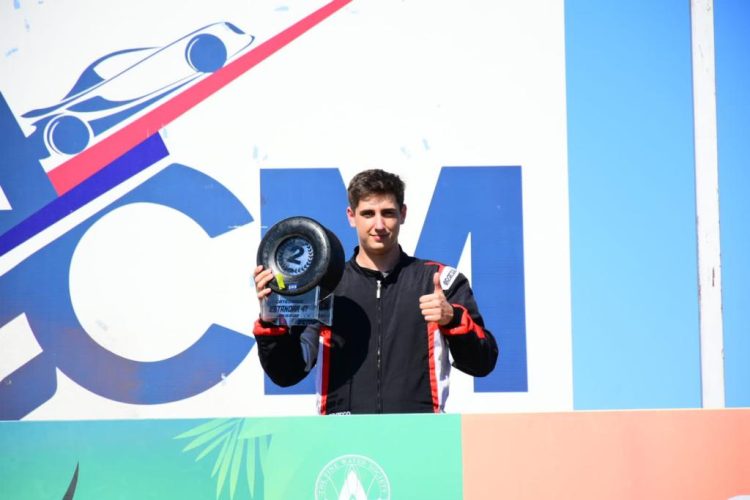 Elías Benseñor logró el podio en el campeonato misionero de karting
