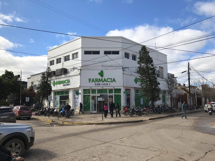 Farmacia San Luis cumple 25 años y lo celebra con sorteos y regalos