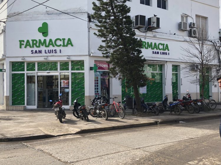 Farmacia San Luis cumple 25 años y lo celebra con sorteos y regalos