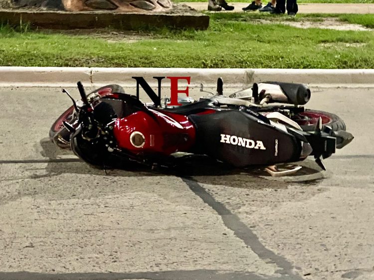 Falleció un motociclista que chocó contra una columna de alumbrado