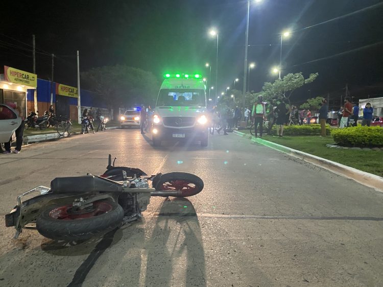 Falleció un motociclista que chocó contra una columna de alumbrado
