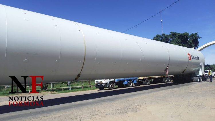 Tanque de 50 metros pasa por Formosa rumbo a Paraguay