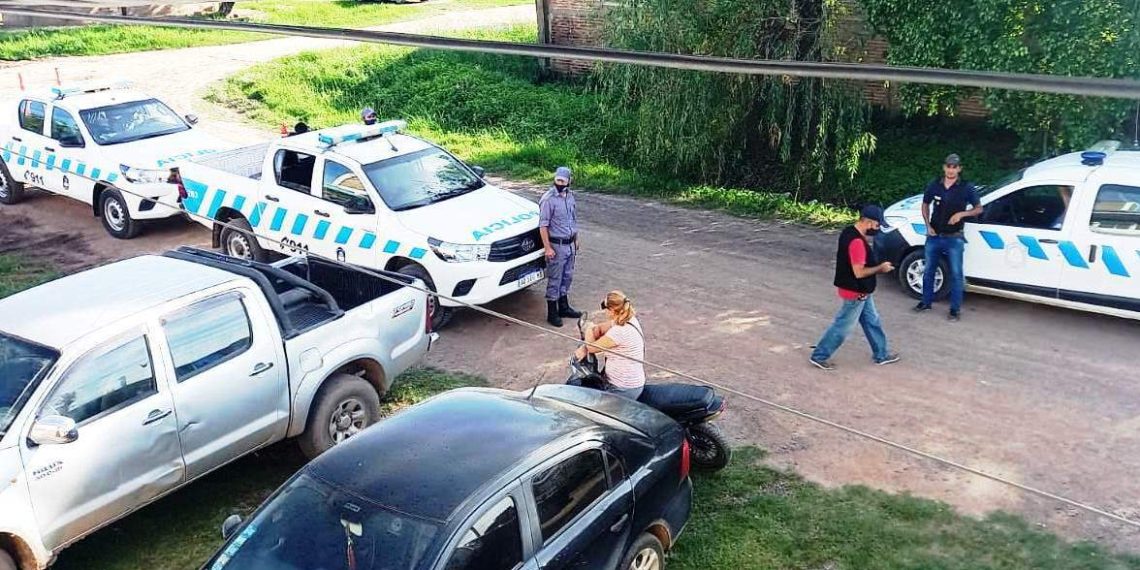 La Policía le secuestró el arma y detuvo a gendarme por efectuar tiros en complejo de alquileres