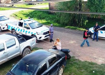La Policía le secuestró el arma y detuvo a gendarme por efectuar tiros en complejo de alquileres