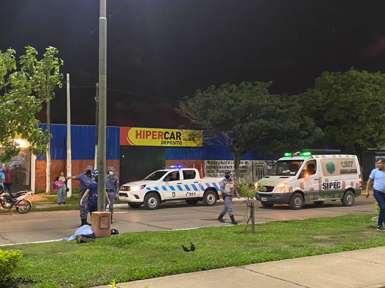 Falleció un motociclista que chocó contra una columna de alumbrado