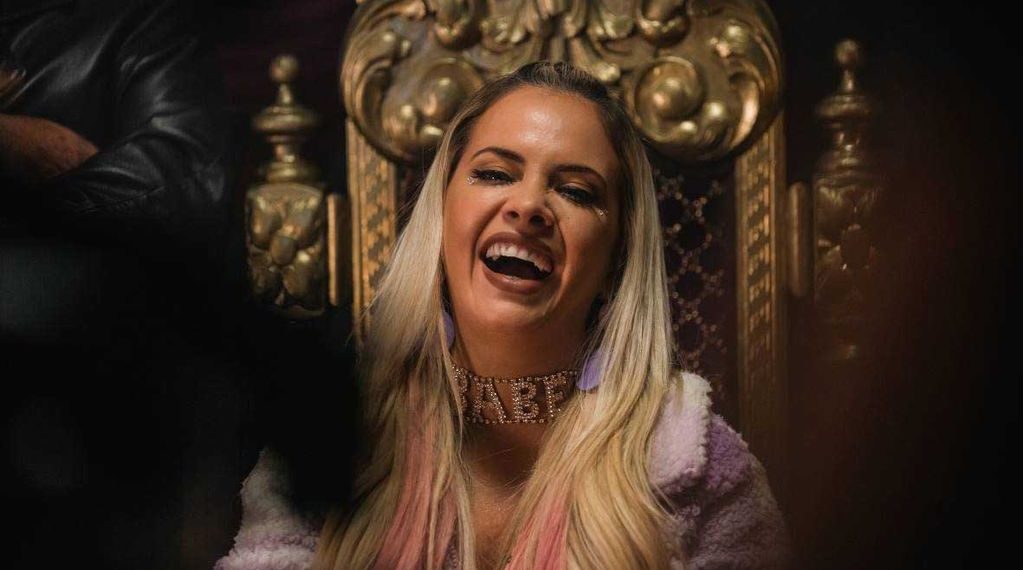 Ale Maglietti actuó en el último videoclip de Los Palmeras