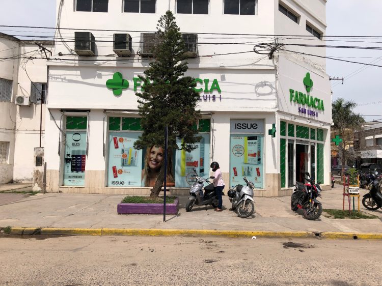 Farmacia San Luis cumple 25 años y lo celebra con sorteos y regalos