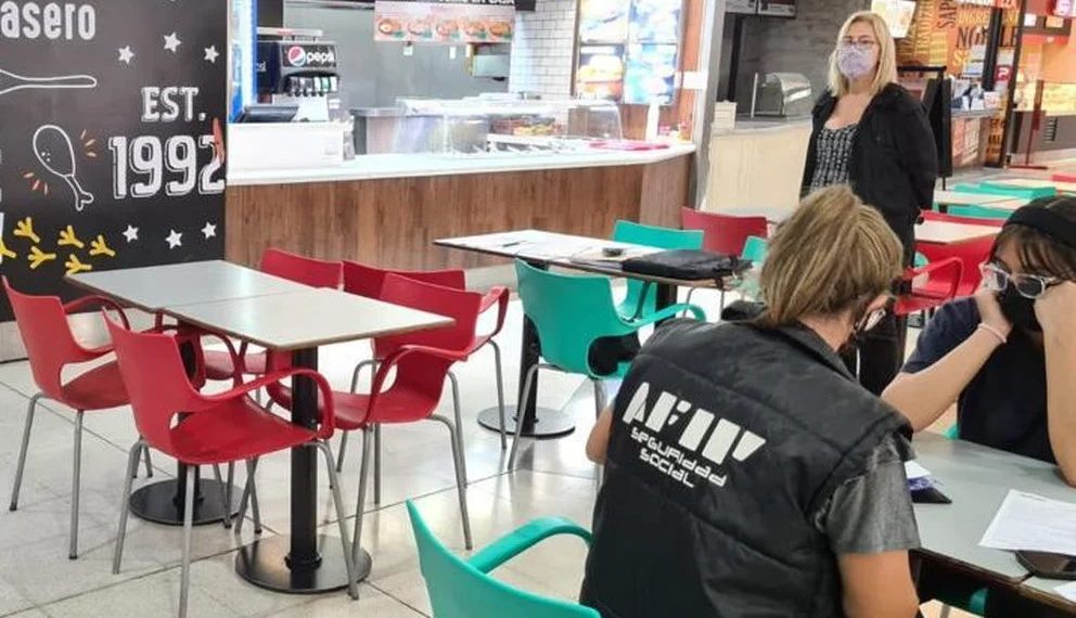 La lista completa de los 165 impuestos, tasas y contribuciones que agobian a los argentinos